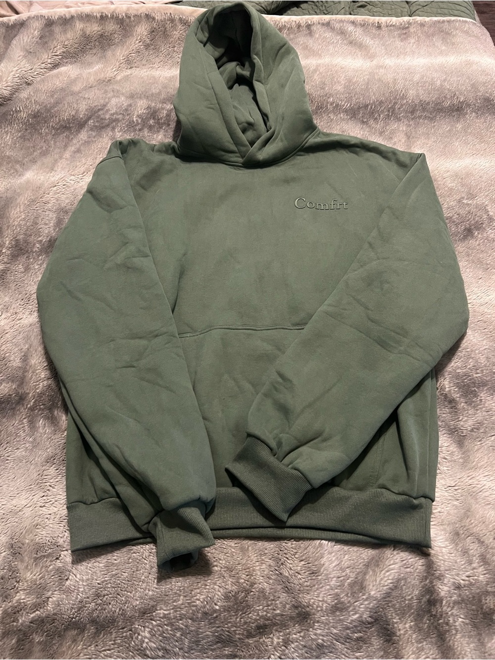 Comfrt Minimalist Embroidered Olive Green Men's Hoodie